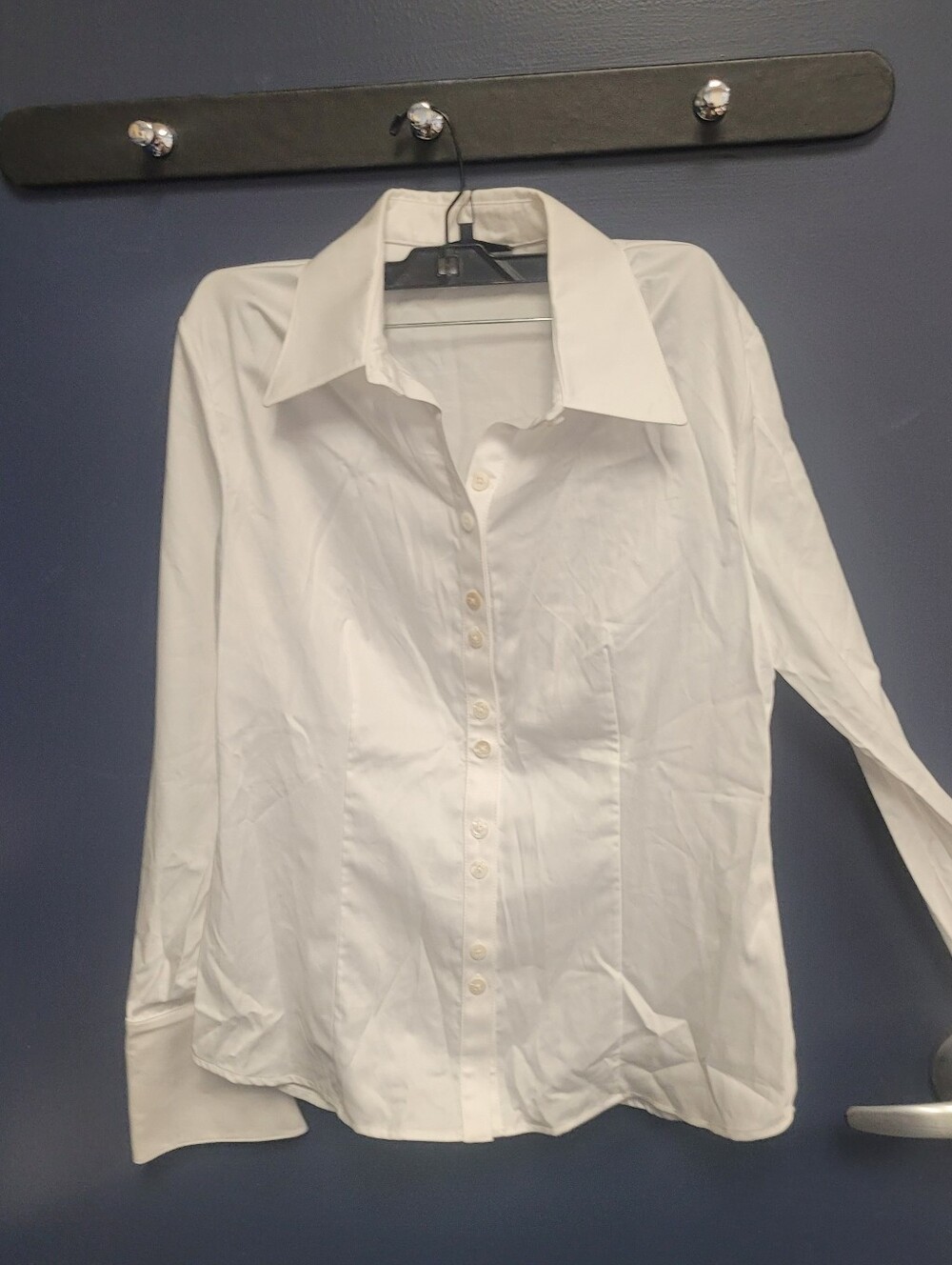 NWT WOMEN'S Classic White BUTTON DOWN SHIRT